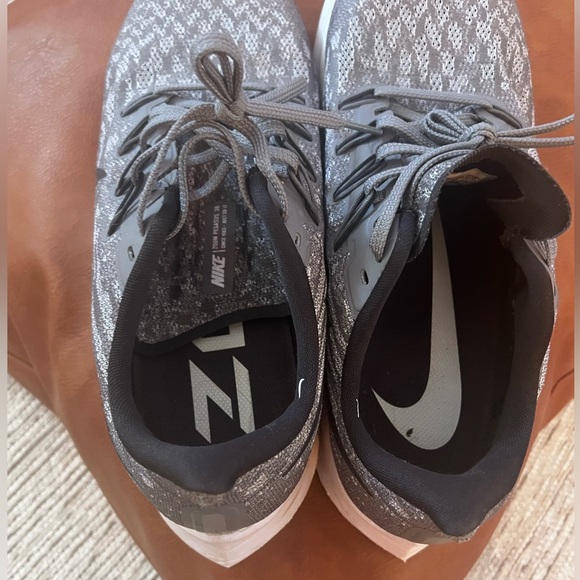 Nike Air Zoom Pegasus 36 in Gunsmoke - Picture 3 of 8